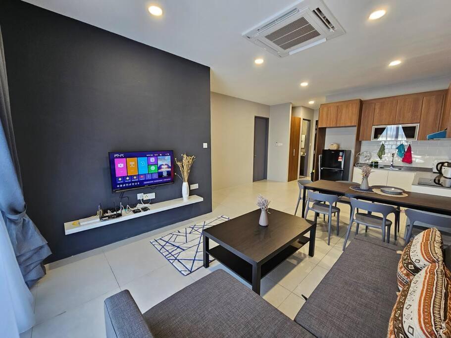 Lovely Podium Cityview 3Bedroom With Pool A2 Кучинг Экстерьер фото