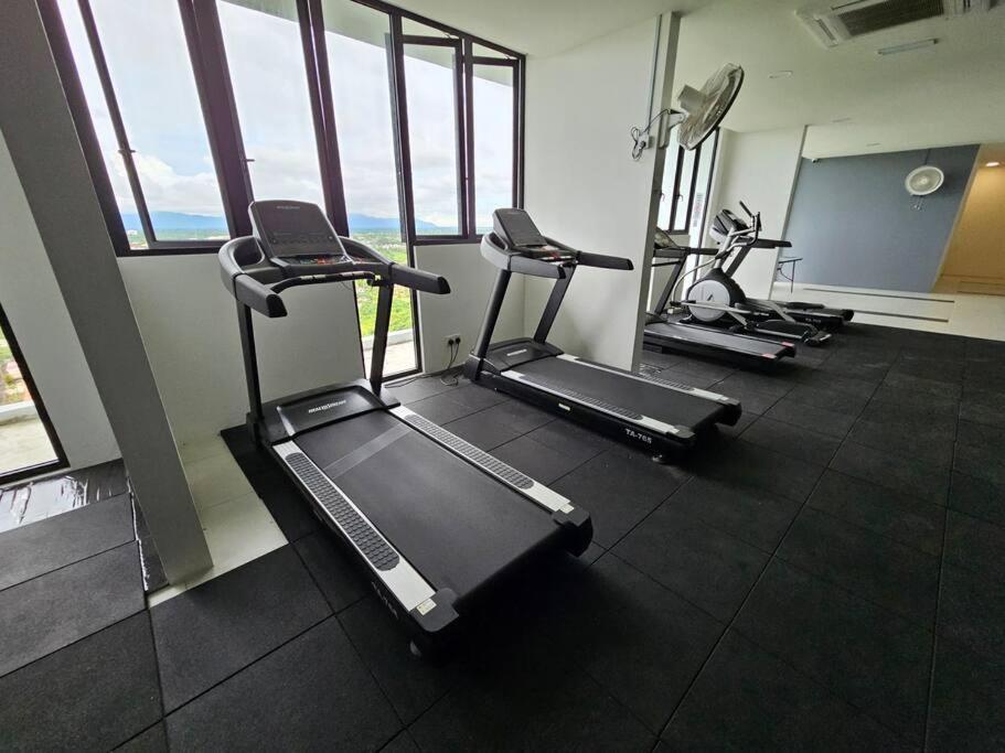 Lovely Podium Cityview 3Bedroom With Pool A2 Кучинг Экстерьер фото