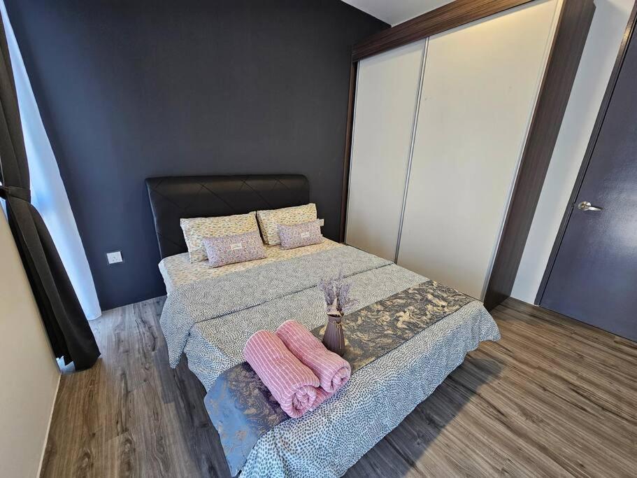 Lovely Podium Cityview 3Bedroom With Pool A2 Кучинг Экстерьер фото